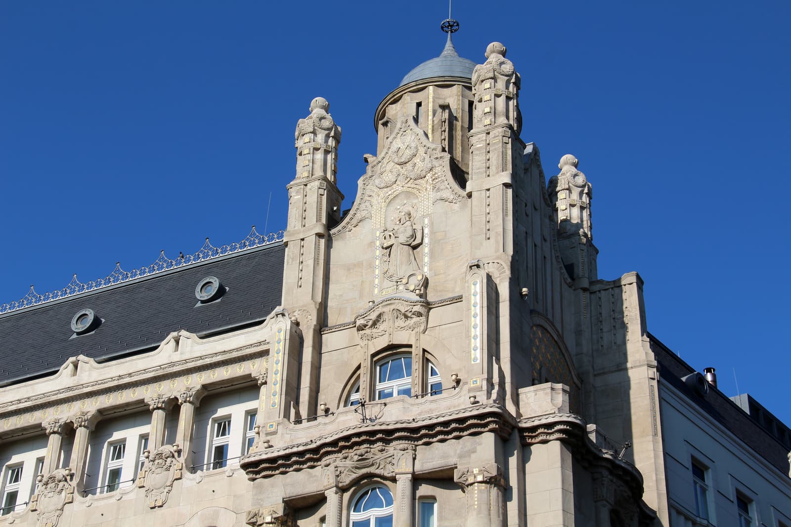 Széchenyi tér & Lánchíd origin