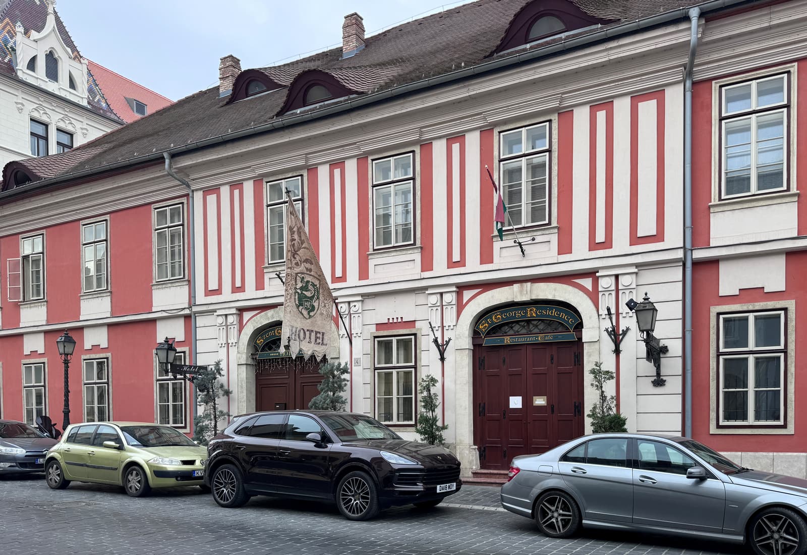 Hatvany Lajos háza (Bécsi kapu tér 7)