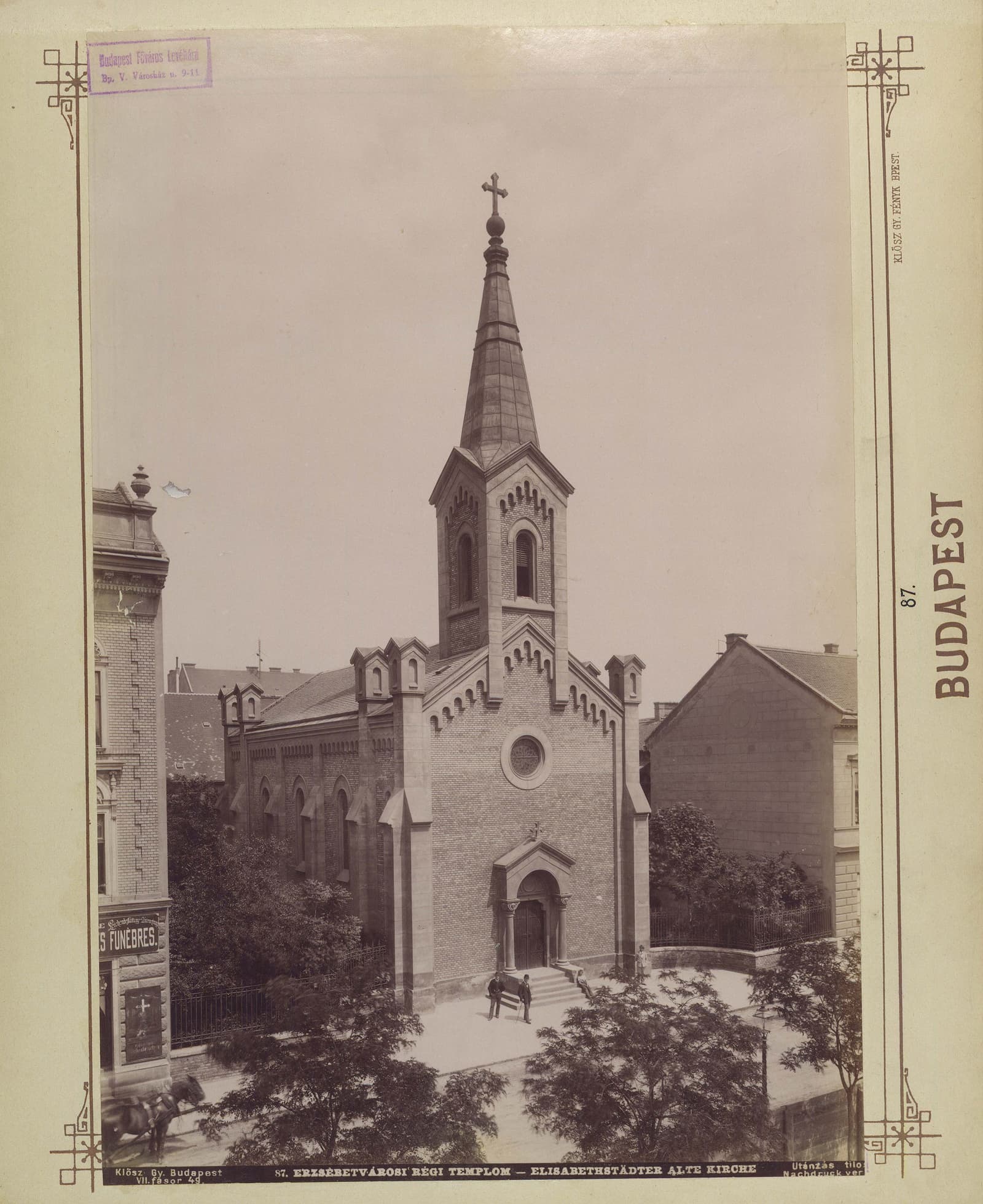Rózsák tere & Church