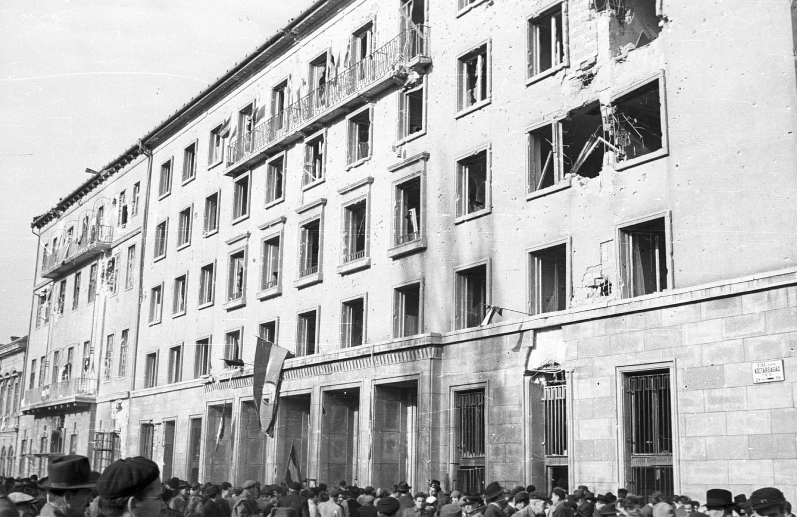 Köztársaság tér (1956 Siege)